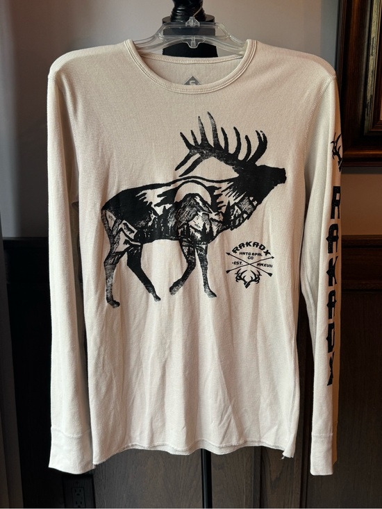 Rakadx Other - Cream Long Sleeve Thermal Shirt with Elk Graphic - Style small euc